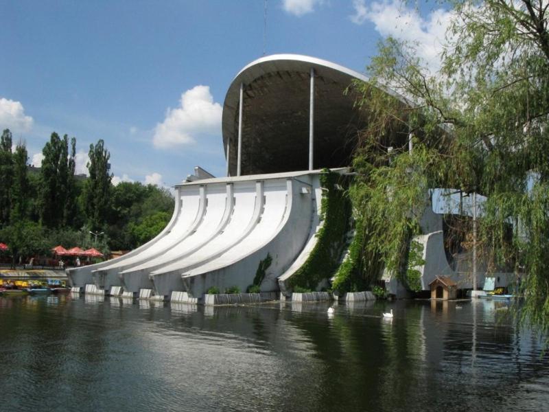 Apartment Near Dnipro Arena Экстерьер фото